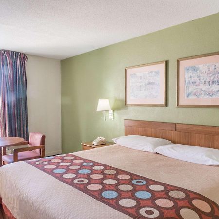 Super 8 By Wyndham Tifton Hotel Luaran gambar